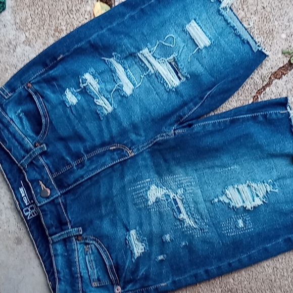 No bo no boundaries cutoff shorts - Picture 3 of 6